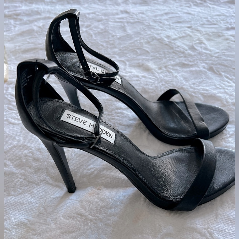 Steve Madden TECY black leather ankle strap high heels, Sz 7.5M